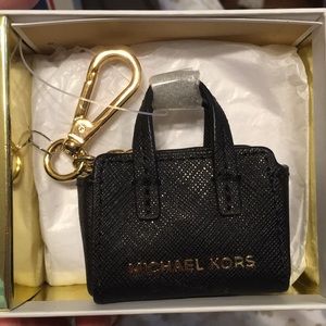 Micheal kors black purse key chain